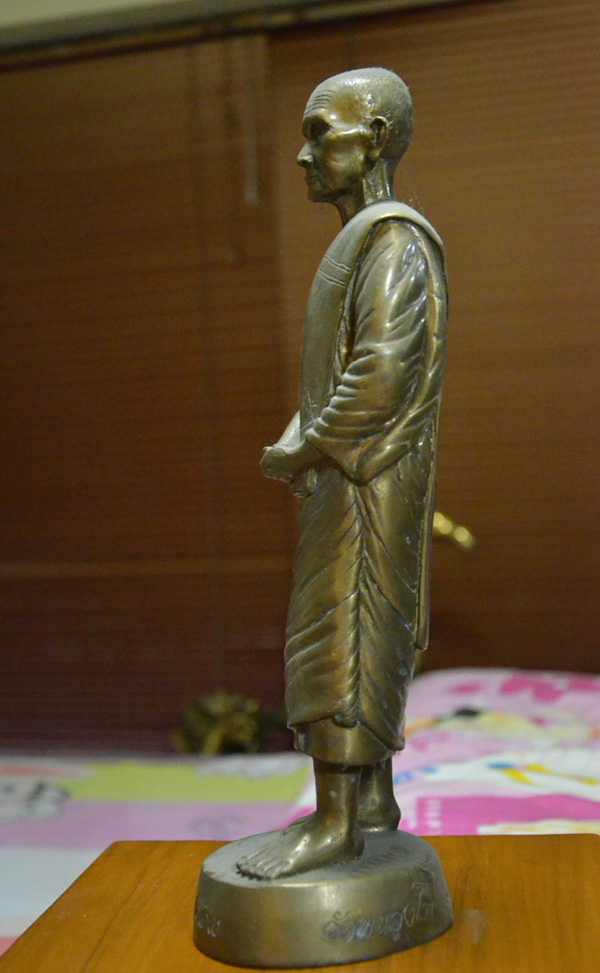 หลวงพ่อเดิม วัดหนองโพ สูง10นิ้ว เนื้อทองเหลือง