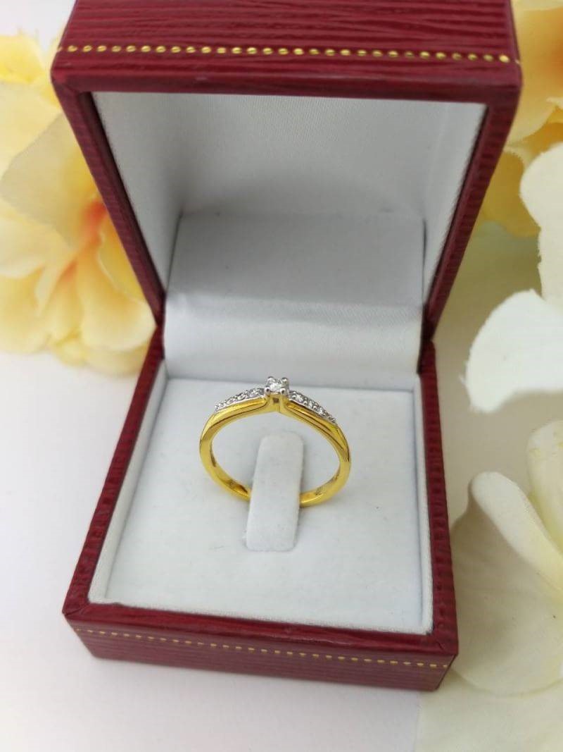 สั่งผลิตเพชรเบลเยี่ยมคัท แหวนแต่งงาน แหวนหมั้น ใส่เที่ยว ออกงาน แหวนทองคำ 18K เพชรแท้ 0.13 กะรัต 2.44 กรัม น้ำ 99 ราคาถูกมาก มีใบรับประกันค่ะ