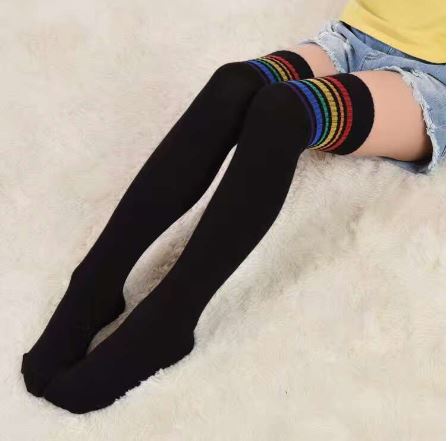 สินค้าพร้อมส่ง ถุงเท้ายาว เด็กพื้นขาวแต่งขอบสีรุ้ง