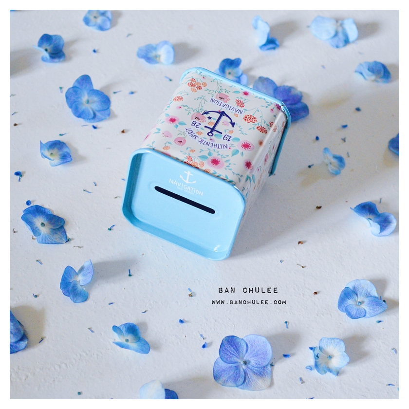 Blue Tin Money Box กระปุกออมสินสีฟ้า งานสังกะสี