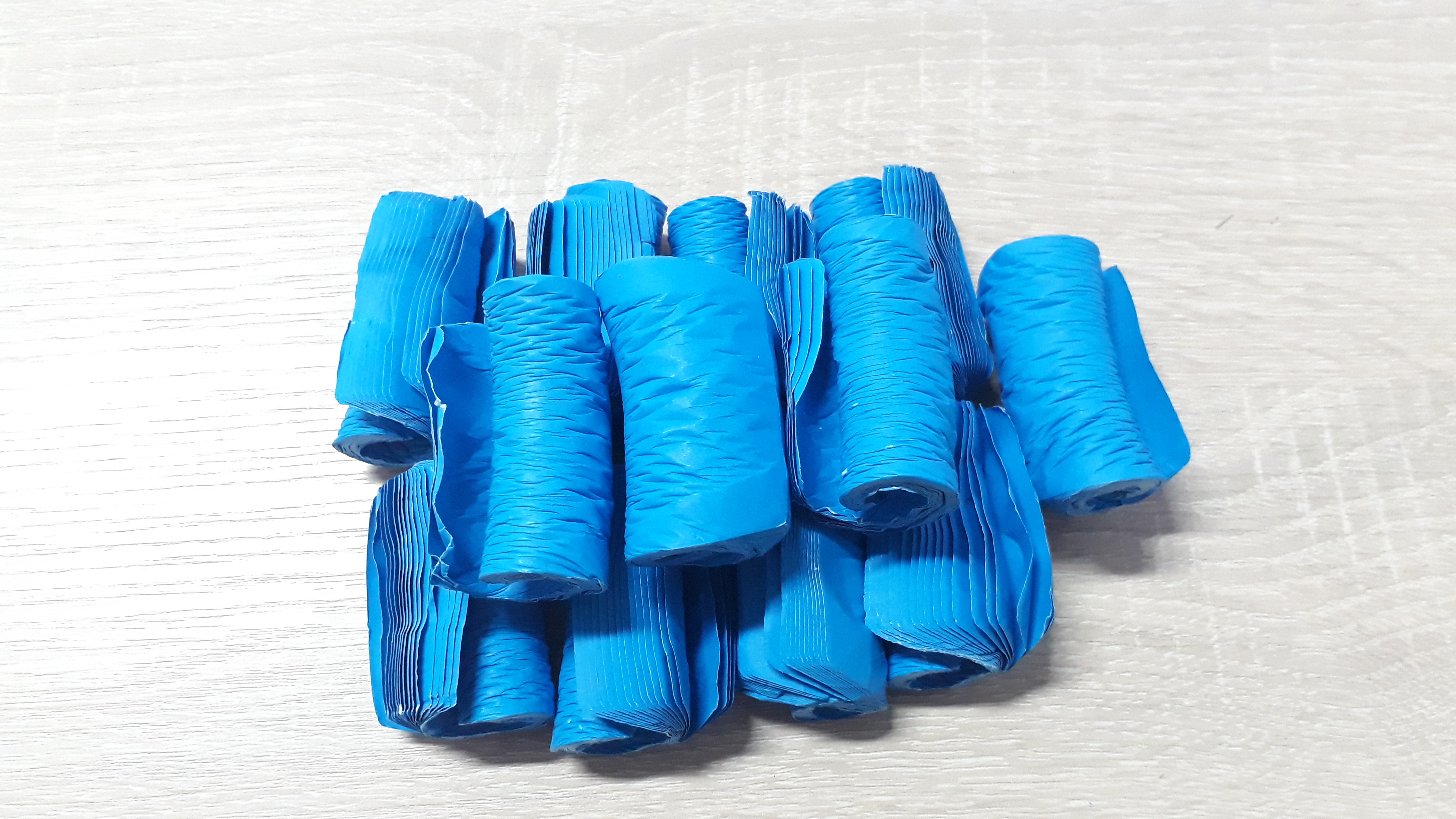 กลีบดอกไม้จันทน์ สีฟ้าน้ำทะเลเข้ม
