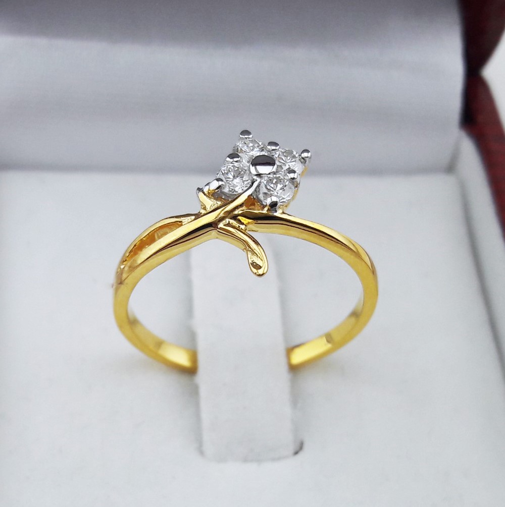 สั่งผลิตเพชรเบลเยี่ยมคัท แหวนแต่งงาน แหวนหมั้น ใส่เที่ยว ออกงาน แหวนทองคำ 18K เพชรแท้ 0.41 กะรัต 2.00 กรัม น้ำ 99 ราคาถูกมาก มีใบรับประกันค่ะ