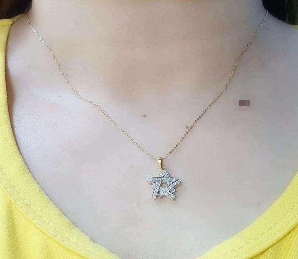 พร้อมส่งและสั่งผลิตจี้เพชรเก๋ๆ ใส่เที่ยว ออกงาน ทองคำ 9K เพชรกุหลาบแท้ 0.15 กะรัต 30 เม็ด ไม่รวมสร้อย ราคาถูกมาก ส่งฟรี