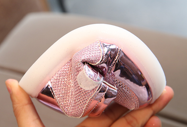 รองเท้าผ้าใบ คิตตี้้ มีไฟ