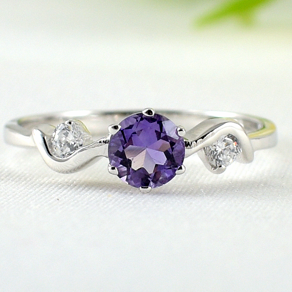 แหวนเงินแท้ราคาถูกชุบทองคำขาว แอมิทิสต์แท้ 0.50 กะรัต เพชรCZ 0.12 กะรัต งานประณีตสวยงาม สั่งผลิตค่ะ