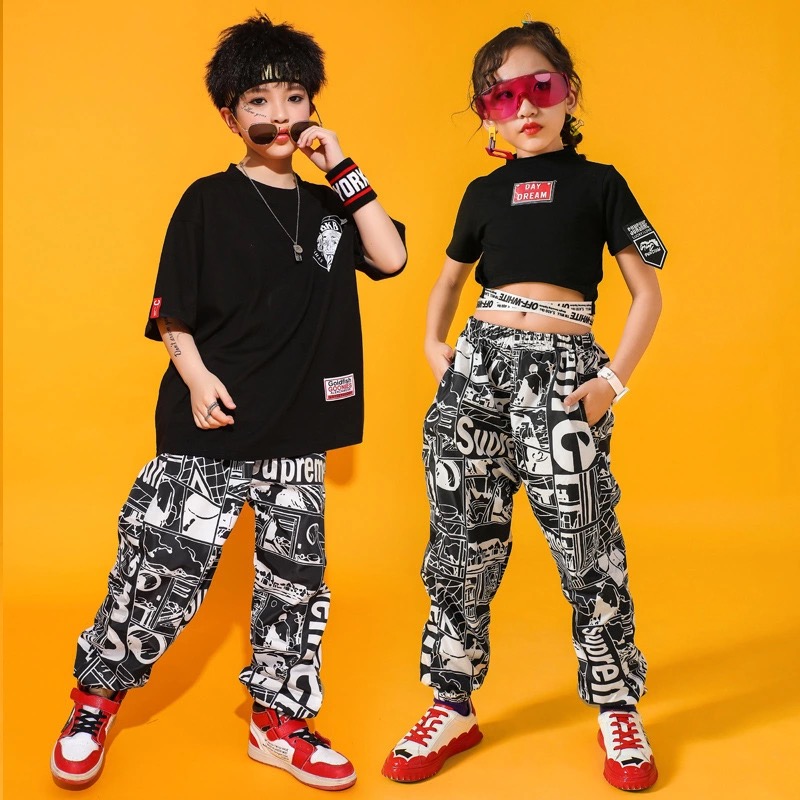 พร้อมส่ง ชุดเต้น ชุดแดนซ์ ฮิปฮอป เสื้อสีดำ กางกงดำลายการ์ตูน