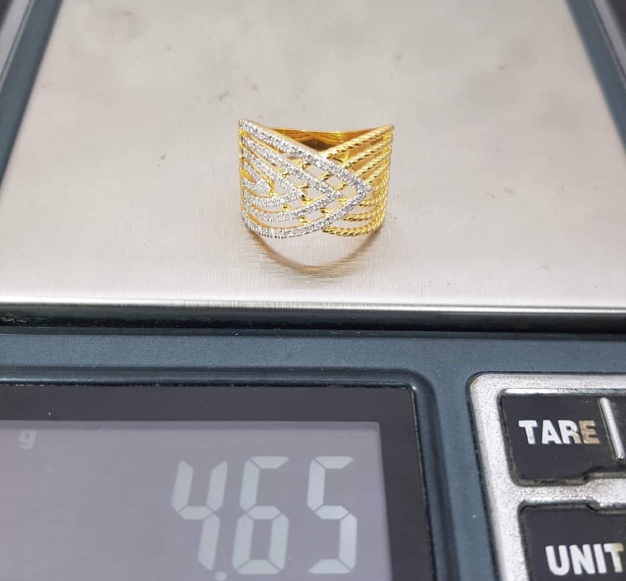 พร้อมส่งและสั่งผลิตแหวนเพชรแท้หน้ากว้างทรงไขว้ แหวนแต่งงาน แหวนหมั้น ใส่เที่ยว ออกงาน แหวนทองคำ 9K เพชรกุหลาบแท้ 0.32 กะรัต 96 เม็ด ราคาถูกมาก ส่งฟรี