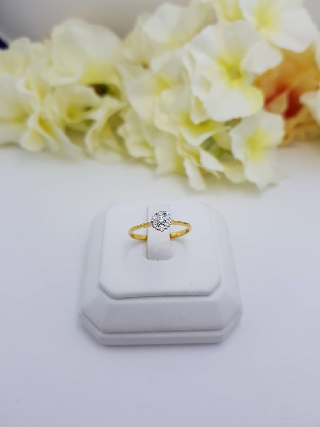 สั่งผลิตเพชรเบลเยี่ยมคัท แหวนแต่งงาน แหวนหมั้น ใส่เที่ยว ออกงาน แหวนทองคำ 18K เพชรแท้ 0.20 กะรัต 1.40 กรัม น้ำ 99 ราคาถูกมาก มีใบรับประกันค่ะ