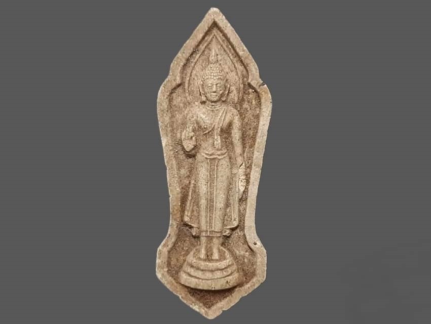 พระประจำนครหาดใหญ่ พระพุทธมงคลมหาราช เขาคอหงส์ สงขลา เทศบาลนครหาดใหญ่สร้าง เนื้อผง