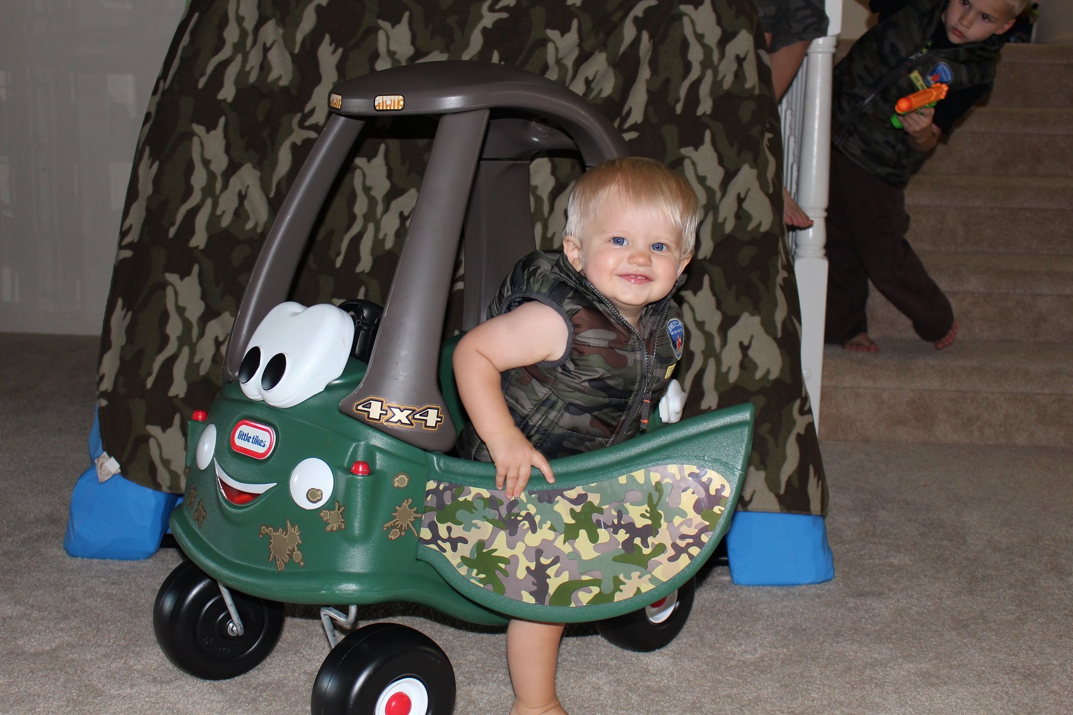 รถขาไถ Little Tikes Cozy Coupe Off-Roader Ride-On, Camo