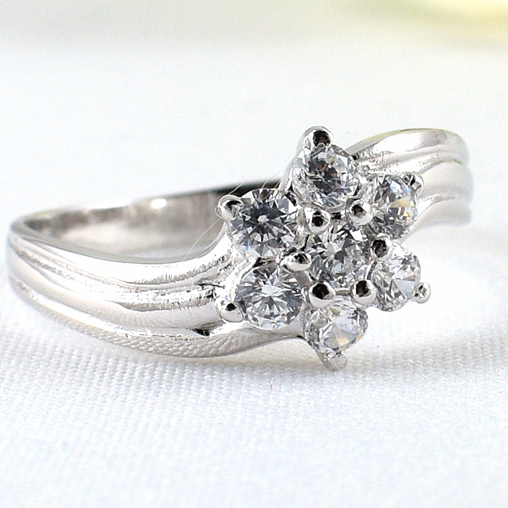 แหวนเงินแท้ราคาถูกชุบทองคำขาว เพชรCZแท้ 0.42 กะรัต งานประณีตสวยงาม สั่งผลิตค่ะ