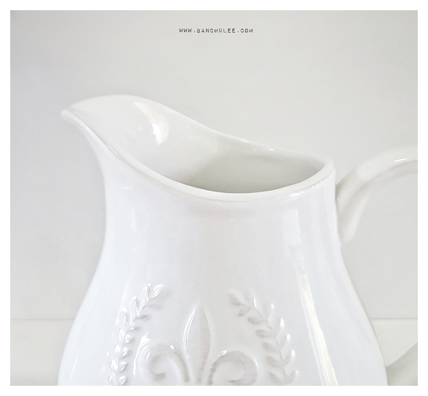 Shabby Chic Ceramic Vase แจกันเซรามิค ทรงเหยือก สีขาว