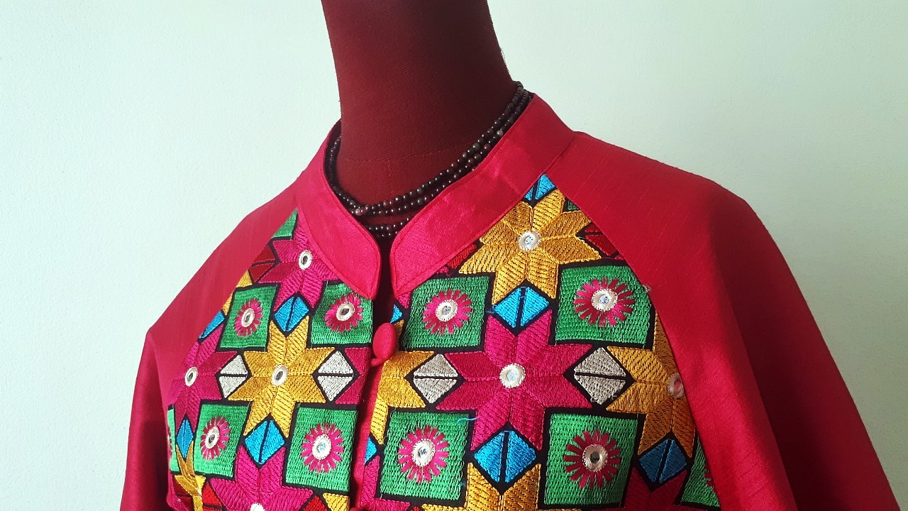 SIVA เสื้อคลุ้มผ้าไหมไทยตกแต่งวัสดุเหลือใช้ SIVA (ส่งฟรี) ดำ,น้ำตาล,ชมภู่,ฟ้า,แดงเลือดหมู M,L,XL,XXL