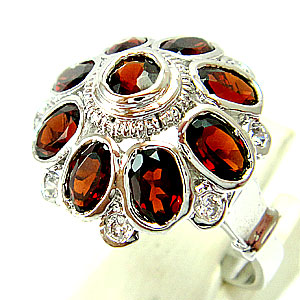 แหวนเงินแท้ราคาถูกชุบทองคำขาว พลอยแท้โกเมน 2.01 กะรัต เพชรCZ 0.24 กะรัต งานประณีตสวยงาม สั่งผลิตค่ะ