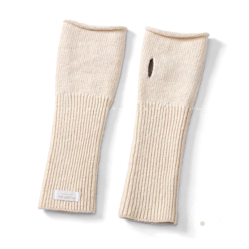 ปลอกแขนไหมพรม นิ้วสอด มี 4 สี