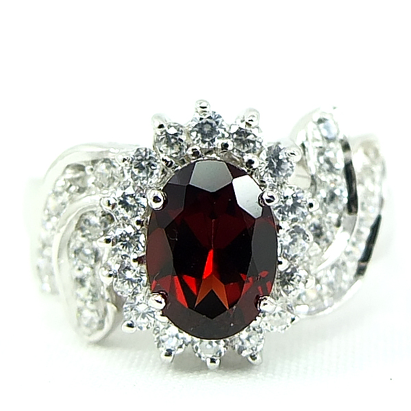 แหวนเงินแท้ราคาถูกชุบทองคำขาว พลอยแท้โกเมน 1.65 กะรัต เพชรCZ 0.88 กะรัต งานประณีตสวยงาม สั่งผลิตค่ะ