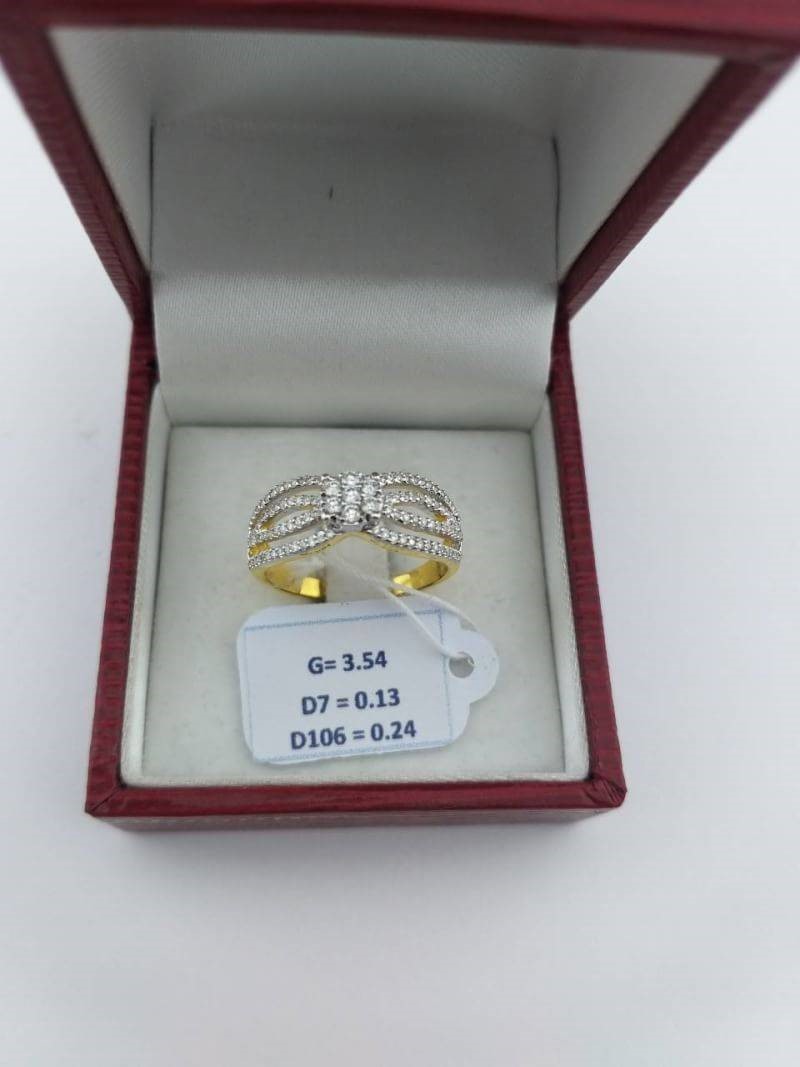 สั่งผลิตเพชรเบลเยี่ยมคัท แหวนแต่งงาน แหวนหมั้น ใส่เที่ยว ออกงาน แหวนทองคำ 18K เพชรแท้ 0.37 กะรัต 3.54 กรัม น้ำ 99 ราคาถูกมาก มีใบรับประกันค่ะ