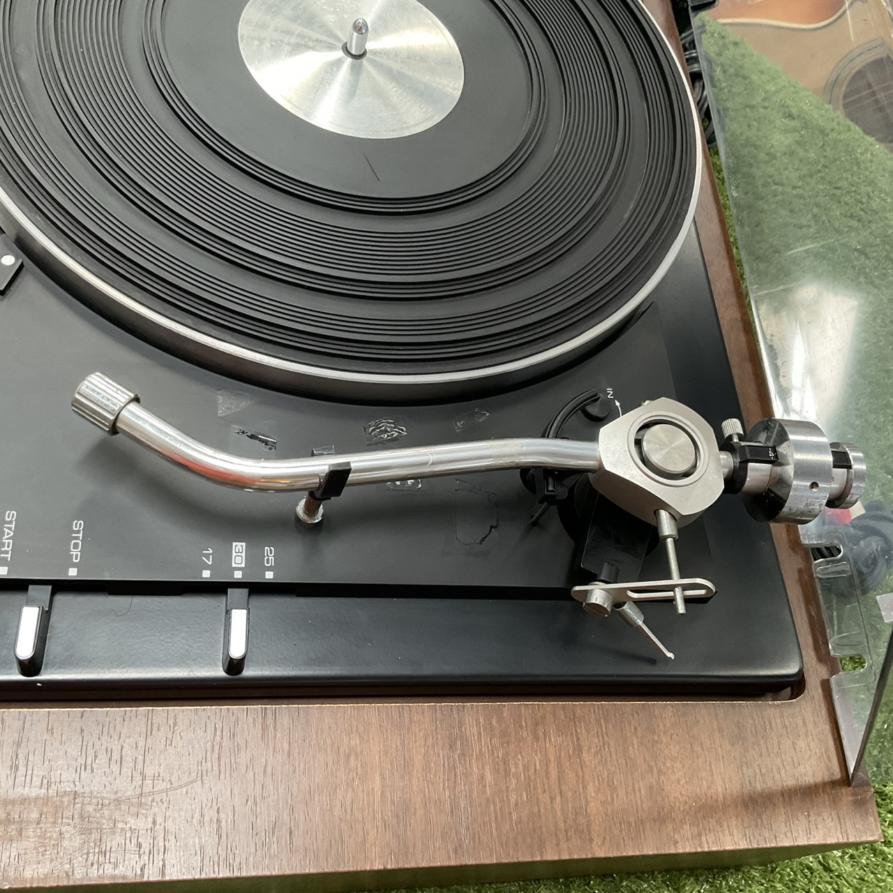 เครื่องเล่นแผ่นเสียง Technics