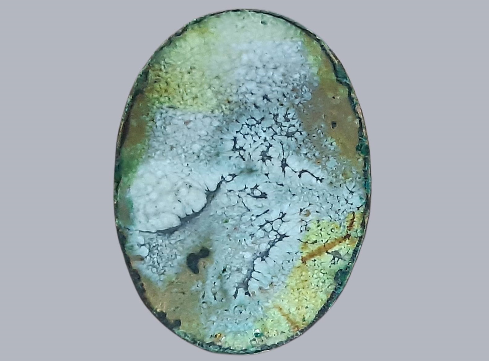 ล็อคเก็ต รัชกาลที่ 5 ภาพเขียนสี กระเทาะล่างนิดหน่อย กว้าง 1.8 cm สูง 2.6 cm