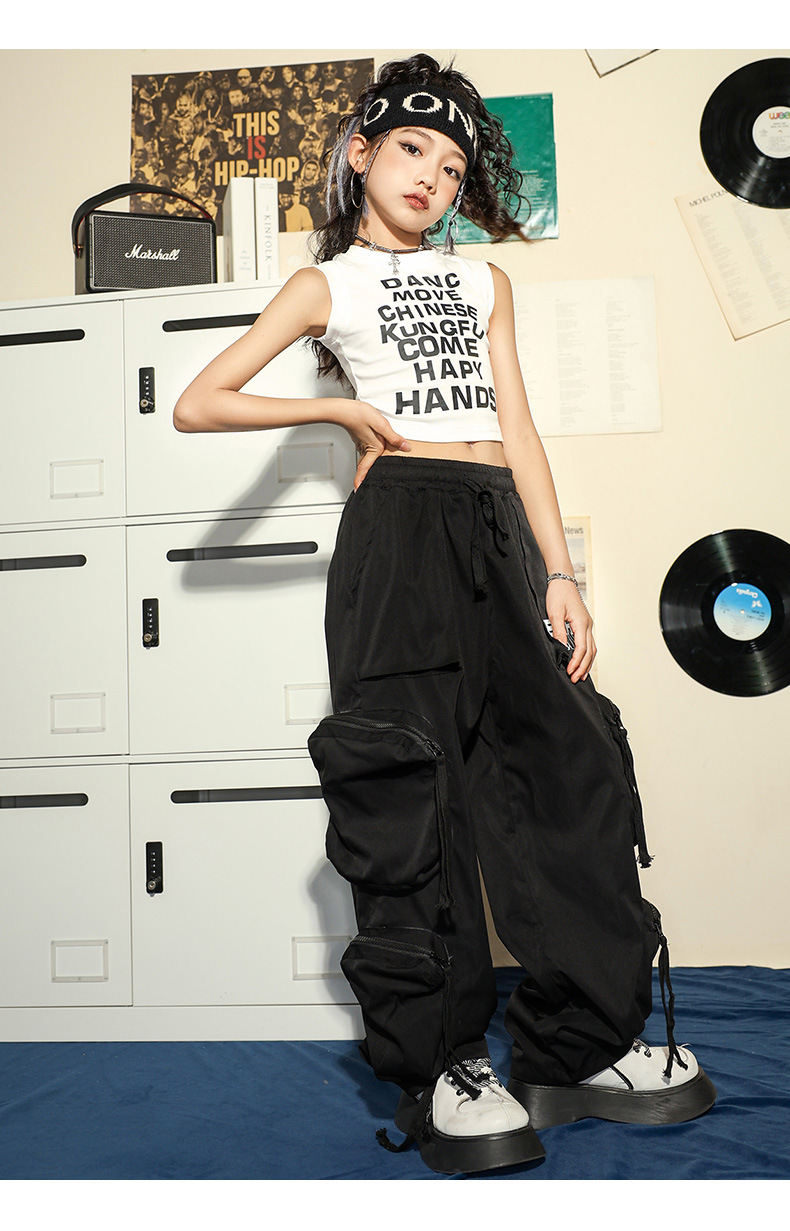 ชุดเต้น ชุดเชียร์ เสื้อเอวลอยสีขาว ดำ+กางเกงคาร์โก้