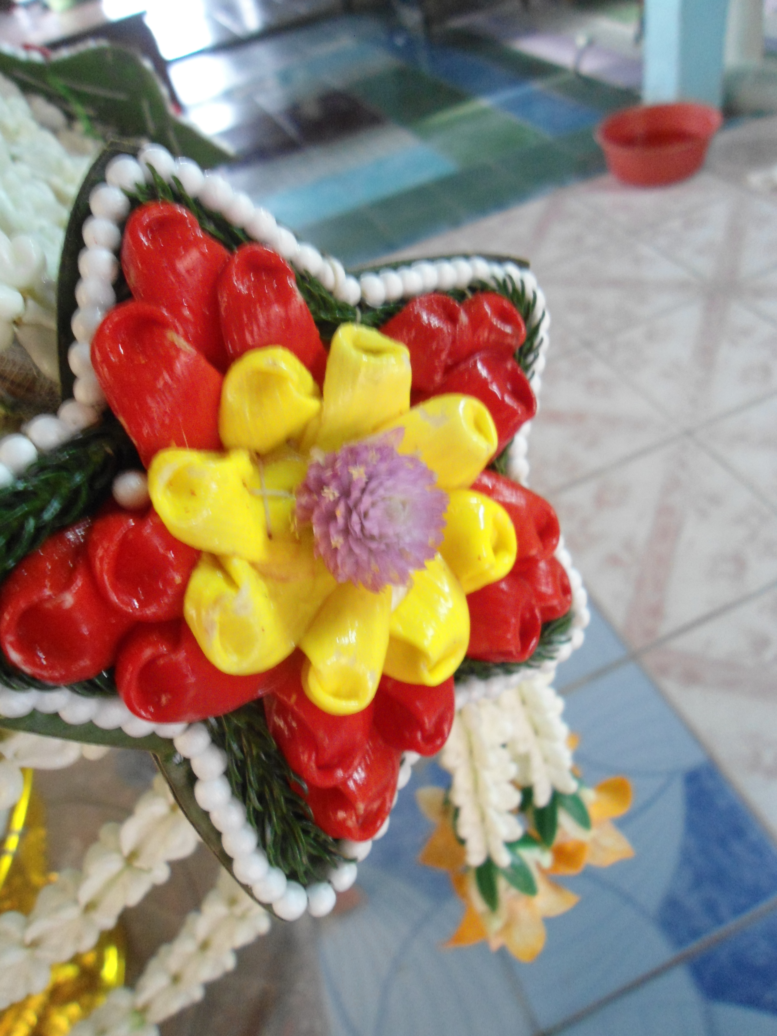 คลุมผ้าไตรดอกไม้สด ราคาเบาๆ (ส่งงาน วัดบ้านดาบ อ.นครหลวง จ.อยุธยา)
