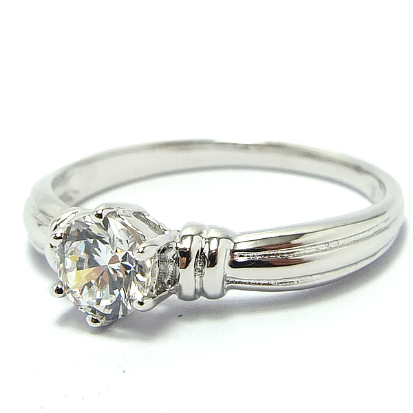 แหวนเงินแท้ราคาถูกชุบทองคำขาว เพชรCZแท้ 0.50 กะรัต งานประณีตสวยงาม สั่งผลิตค่ะ