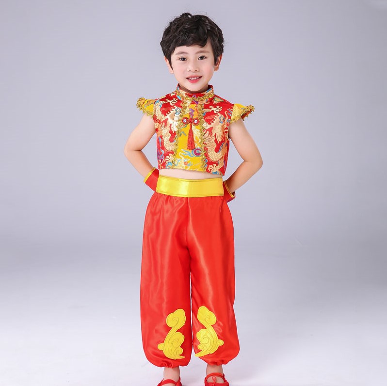 พร้อมส่ง ชุดจีน กี่เพ้า หญิงเอวลอย,ชายเปิดไหล่ สีแดง