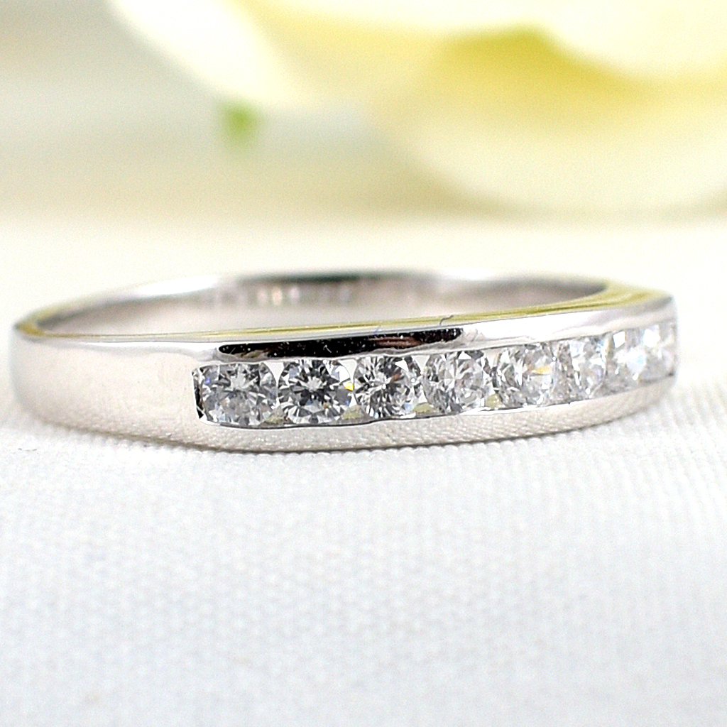 แหวนเงินแท้ราคาถูกชุบทองคำขาว เพชรCZแท้ 0.24 กะรัต งานประณีตสวยงาม สั่งผลิตค่ะ