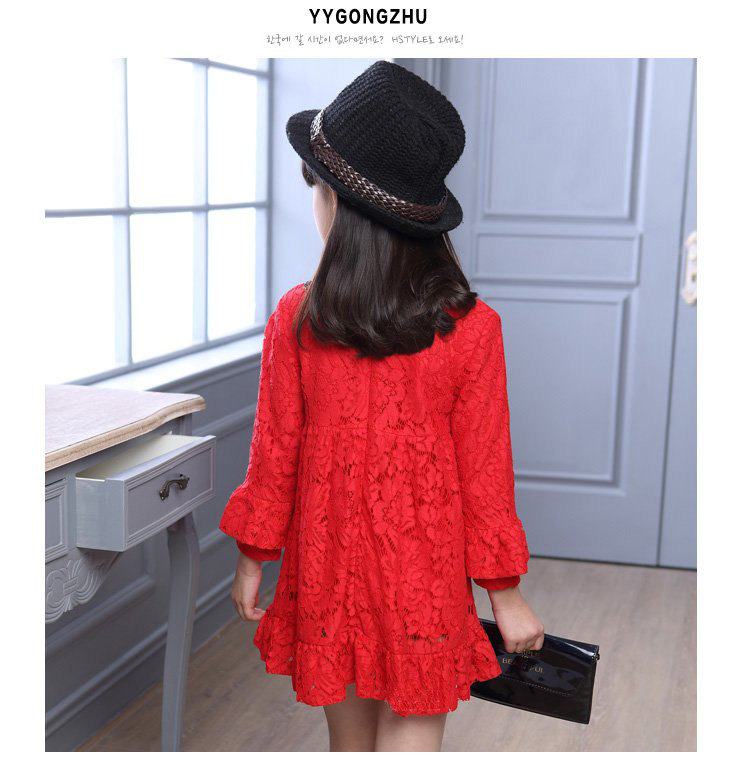 เดรสสีแดง แขนสามส่วน ผ้าลูกไม้