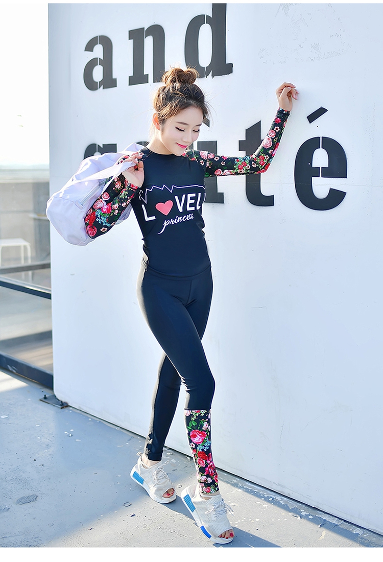 ชุดว่ายน้ำหญิง : ชุดเซ็ตเสื้อแขนยาวลายดอก +กางเกงขายาว ผู้ใหญ่