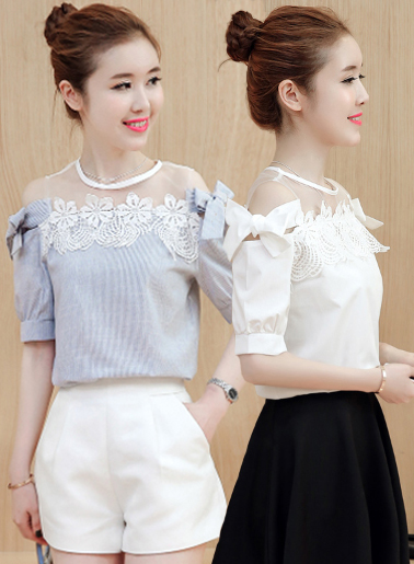 เสื้อแฟชั่นผู้หญิงแต่งไหล่ซีทรูต่อสายผูกโบว์สวยๆ สไตล์เกาหลี มี 2 สี รหัส 1815