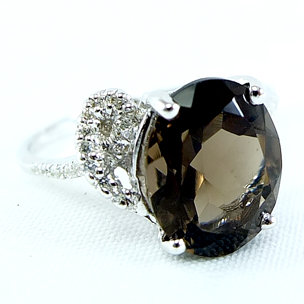 แหวนเงินแท้ราคาถูกชุบทองคำขาว พลอยแท้สโมกกี้ควอทซ์ 3.15 กะรัต เพชรCZ 0.182 กะรัต งานประณีตสวยงาม สั่งผลิตค่ะ