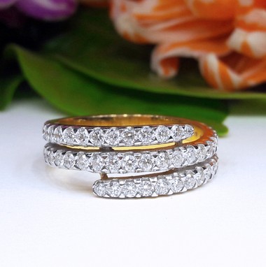 สั่งผลิตเพชรเบลเยี่ยมคัท แหวนแต่งงาน แหวนหมั้น ใส่เที่ยว ออกงาน แหวนทองคำ 18K เพชรแท้ 0.80 กะรัต 6.00 กรัม น้ำ 99 ราคาถูกมาก มีใบรับประกันค่ะ