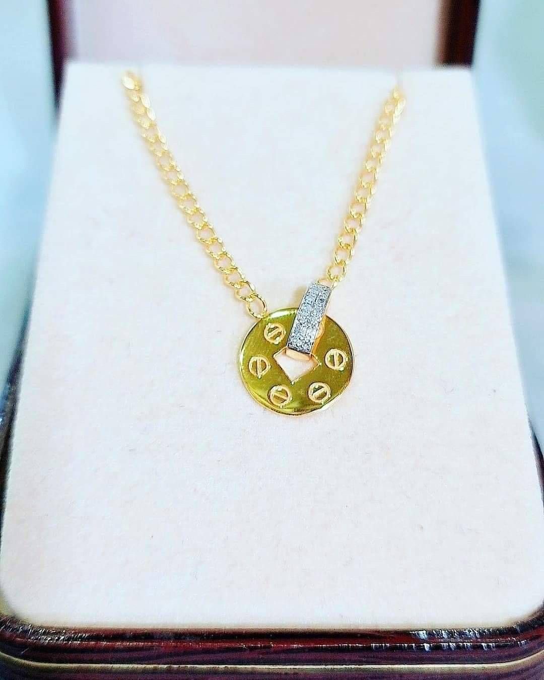 พร้อมส่งและสั่งผลิตสร้อยข้อมือทองเพชรแท้แบรนด์ดัง แต่งงาน หมั้น ใส่เที่ยว ออกงาน ทองคำ 9K เพชรกุหลาบแท้ 0.07 กะรัต 14 เม็ด ราคาถูกมาก ส่งฟรี