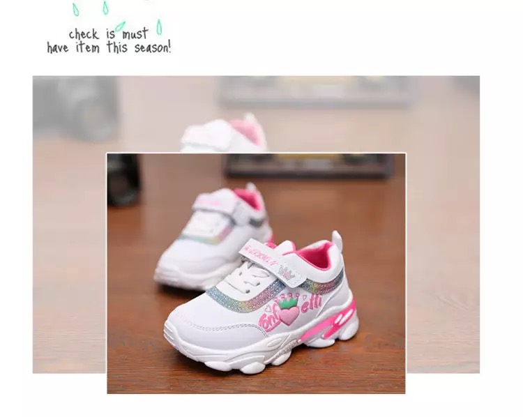 รองเท้าผ้าใบ ไล่ขอบสีรุ้ง แต่งขอบสีชมพู