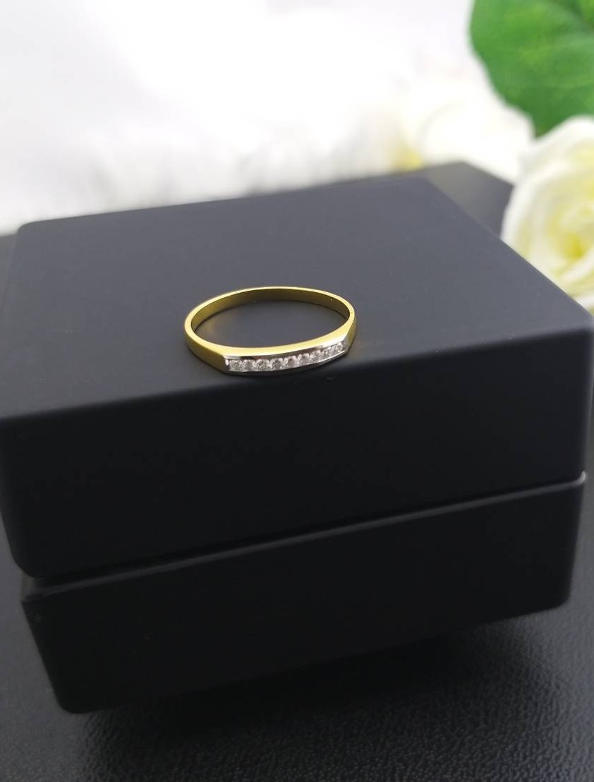 สั่งผลิตเพชรเบลเยี่ยมคัท แหวนแต่งงาน แหวนหมั้น ใส่เที่ยว ออกงาน แหวนทองคำ 18K เพชรแท้ 0.10 กะรัต 1.63 กรัม น้ำ 99 ราคาถูกมาก มีใบรับประกันค่ะ