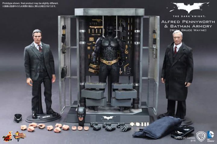 HOTTOYS - The Dark Knight - Batman Armory With Bruce Wayne & Alfred