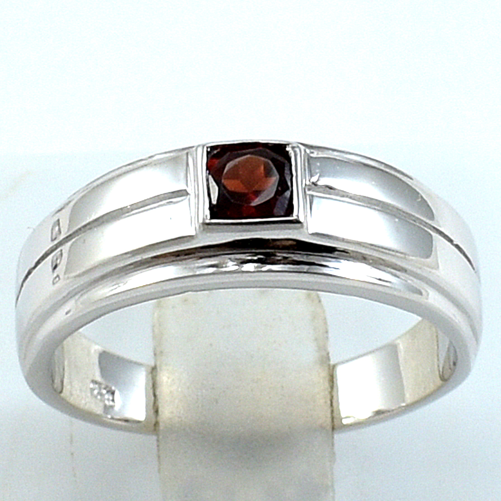 แหวนเงินแท้ราคาถูกชุบทองคำขาว โกเมนแท้ 0.35 กะรัต งานประณีตสวยงาม สั่งผลิตค่ะ