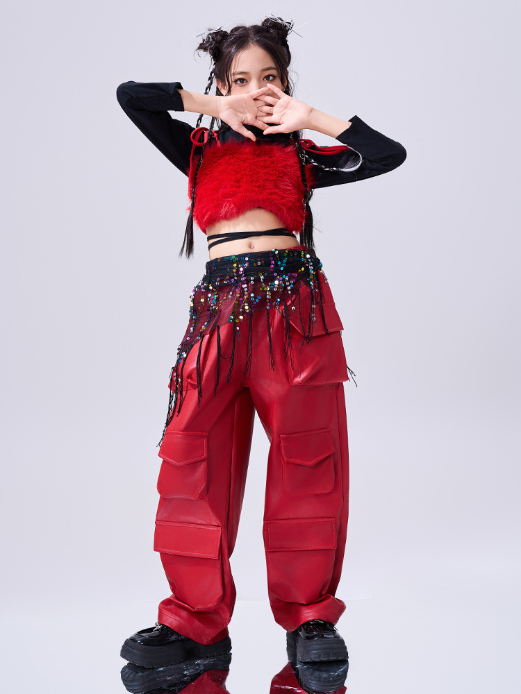 พร้อมส่ง ชุดเต้น เซ็ตเสื้อสายเดี่ยวปักเลื่อม+กางเกงวิ้ง