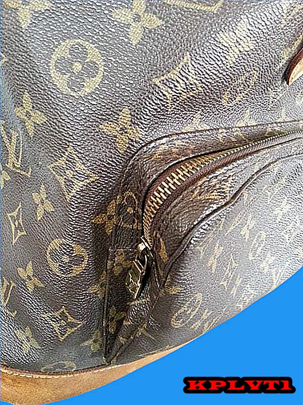 กระเป๋าเป้ LOUIS VUITTON สภาพสมบูรณ์ น่าใช้งาน