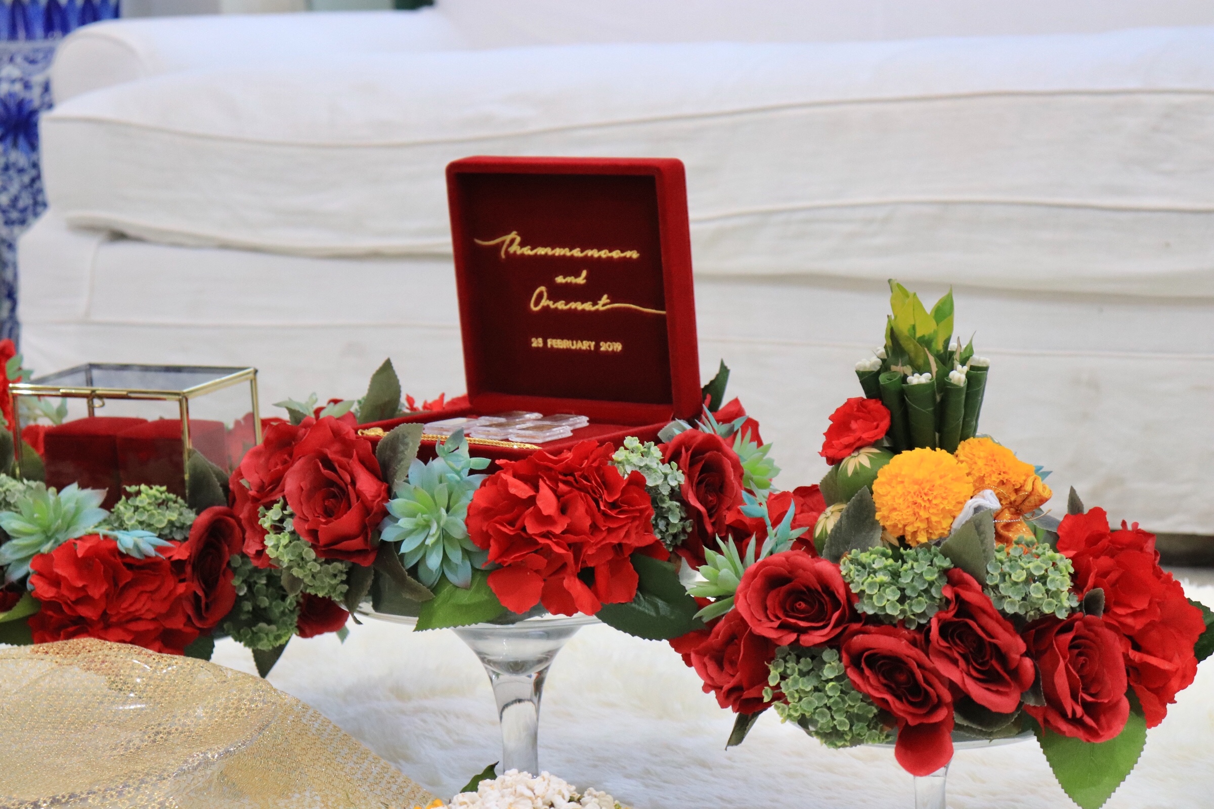 ขันหมากดอกไม้ประดิษฐ์สไตล์โมเดิร์น