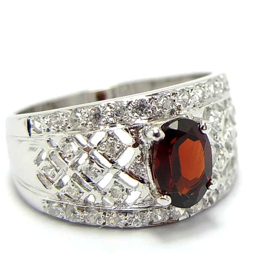 แหวนเงินแท้ราคาถูกชุบทองคำขาว พลอยแท้โกเมน 0.95 กะรัต เพชรCZ 0.358 กะรัต งานประณีตสวยงาม สั่งผลิตค่ะ