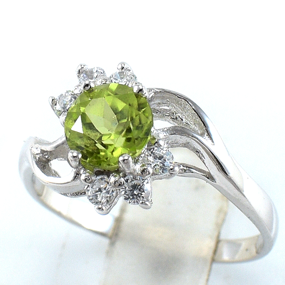 แหวนเงินแท้ราคาถูกชุบทองคำขาว เพอริดอทแท้ 0.92 กะรัต เพชรCZ 0.18 กะรัต งานประณีตสวยงาม สั่งผลิตค่ะ