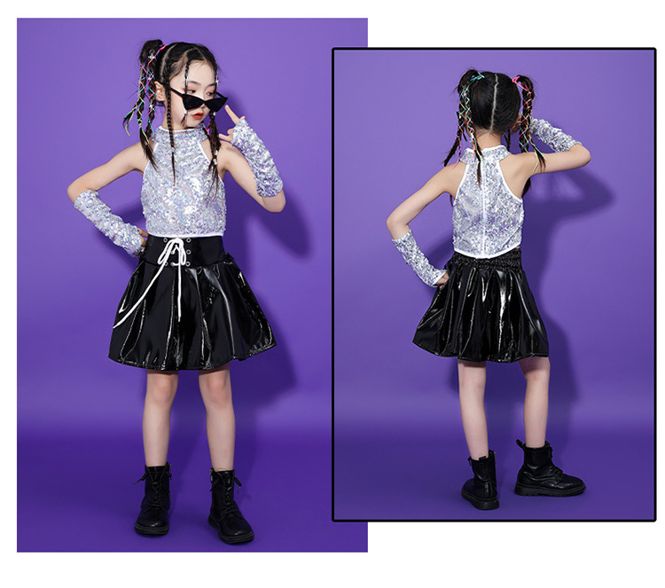 ชุดเต้น ชุดแดนซ์ เสื้อแขนกุดสีเงินปักเลื่อม+กระโปรงสีดำ