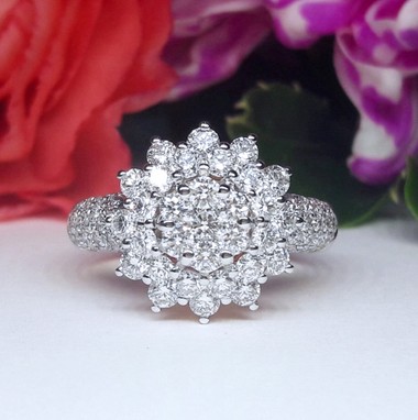 สั่งผลิตเพชรเบลเยี่ยมคัท แหวนแต่งงาน แหวนหมั้น ใส่เที่ยว ออกงาน แหวนทองคำ 18K เพชรแท้ 1.65 กะรัต 5.45 กรัม น้ำ 99 ราคาถูกมาก มีใบรับประกันค่ะ