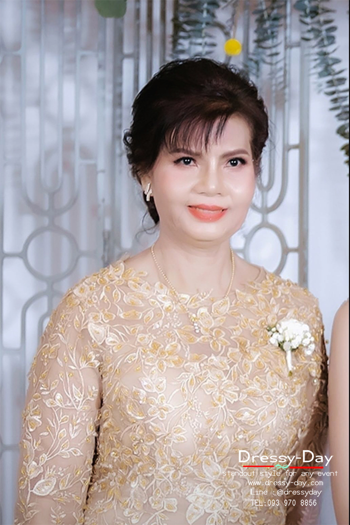 ชุดราตรีแม่เจ้าสาว