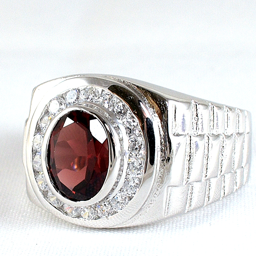 แหวนเงินแท้ราคาถูกชุบทองคำขาว พลอยแท้โกเมน 1.65 กะรัต เพชรCZ 0.54 กะรัต งานประณีตสวยงาม สั่งผลิตค่ะ