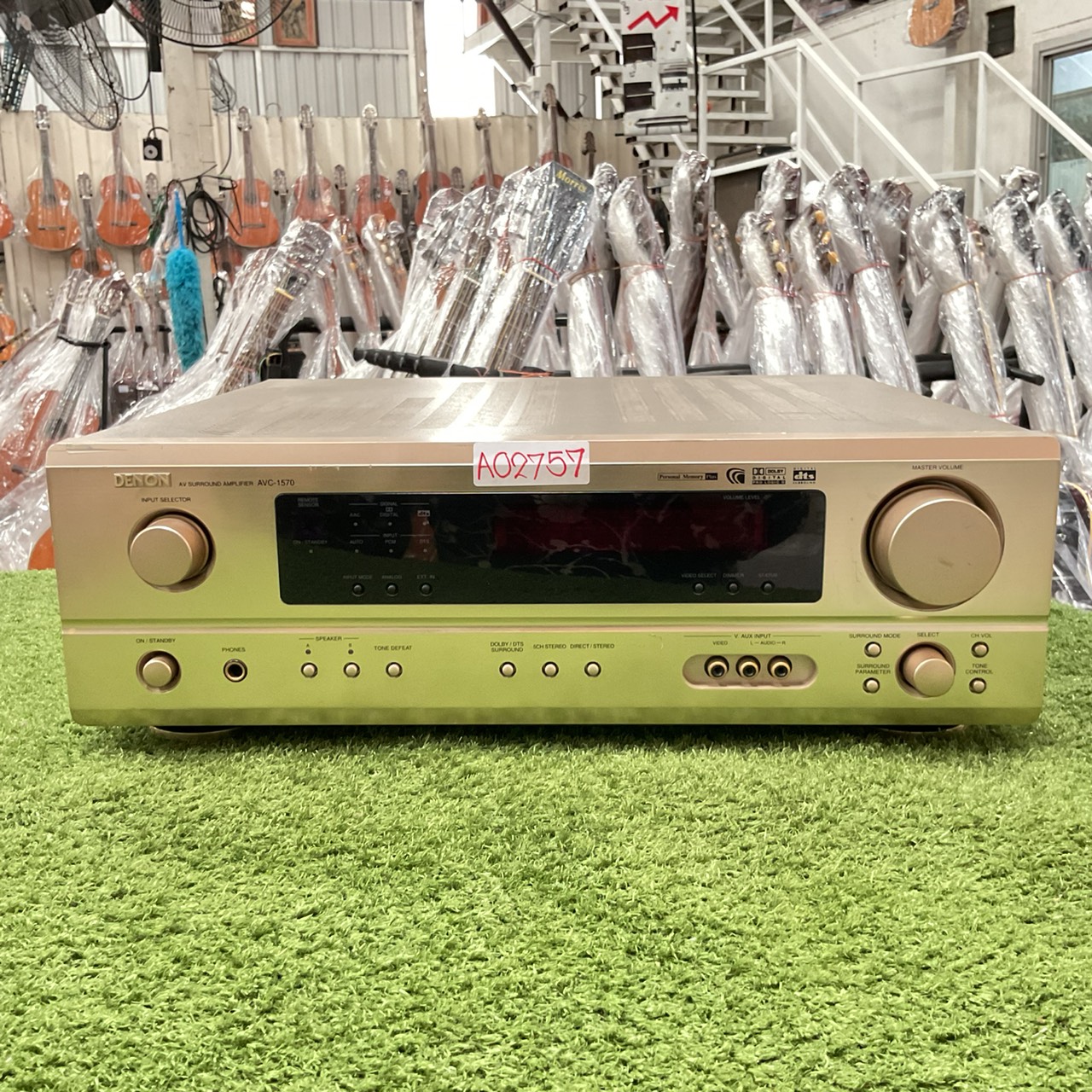 เครื่องขยายเสียง DENON : AVC-1570