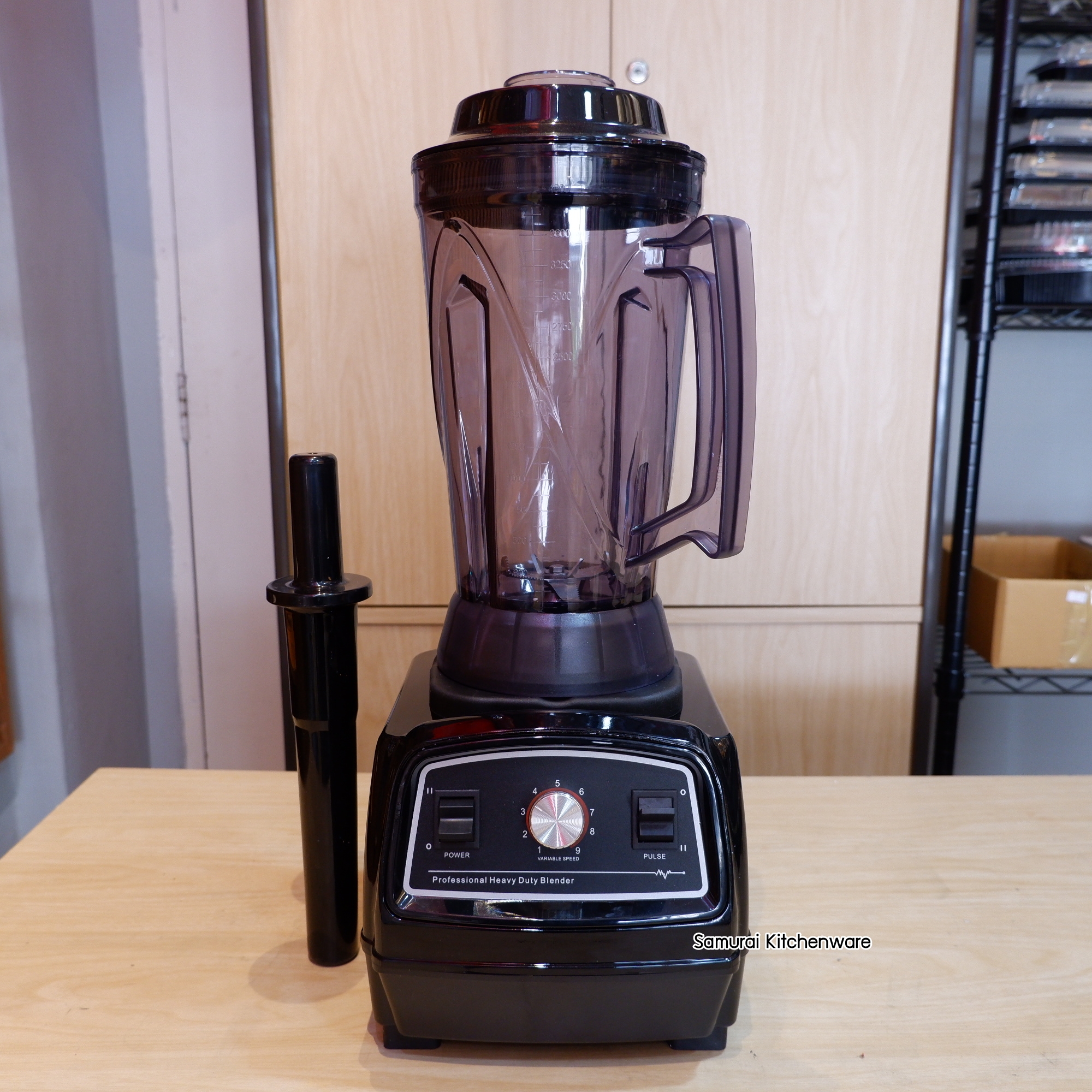 เครื่องปั่นสมูทตี้ เครื่องปั่นน้ำผลไม้ 2200W 4L สีดำ รุ่น SMT-302