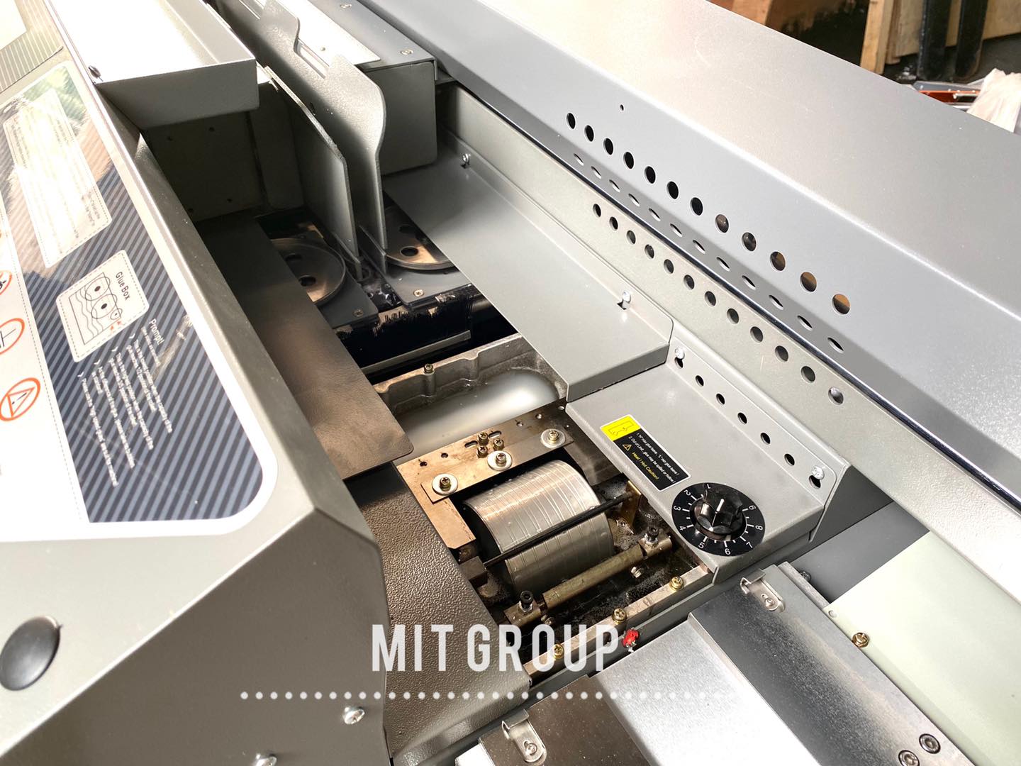 เครื่องเข้าเล่มสันกาว Boway K3